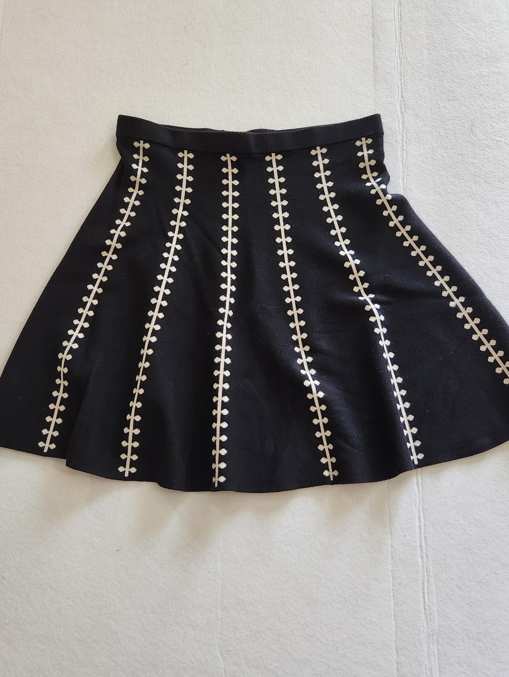 Olivia & Grace Black Circle Skirt with Cream Vertical Embroidered Trim Size L